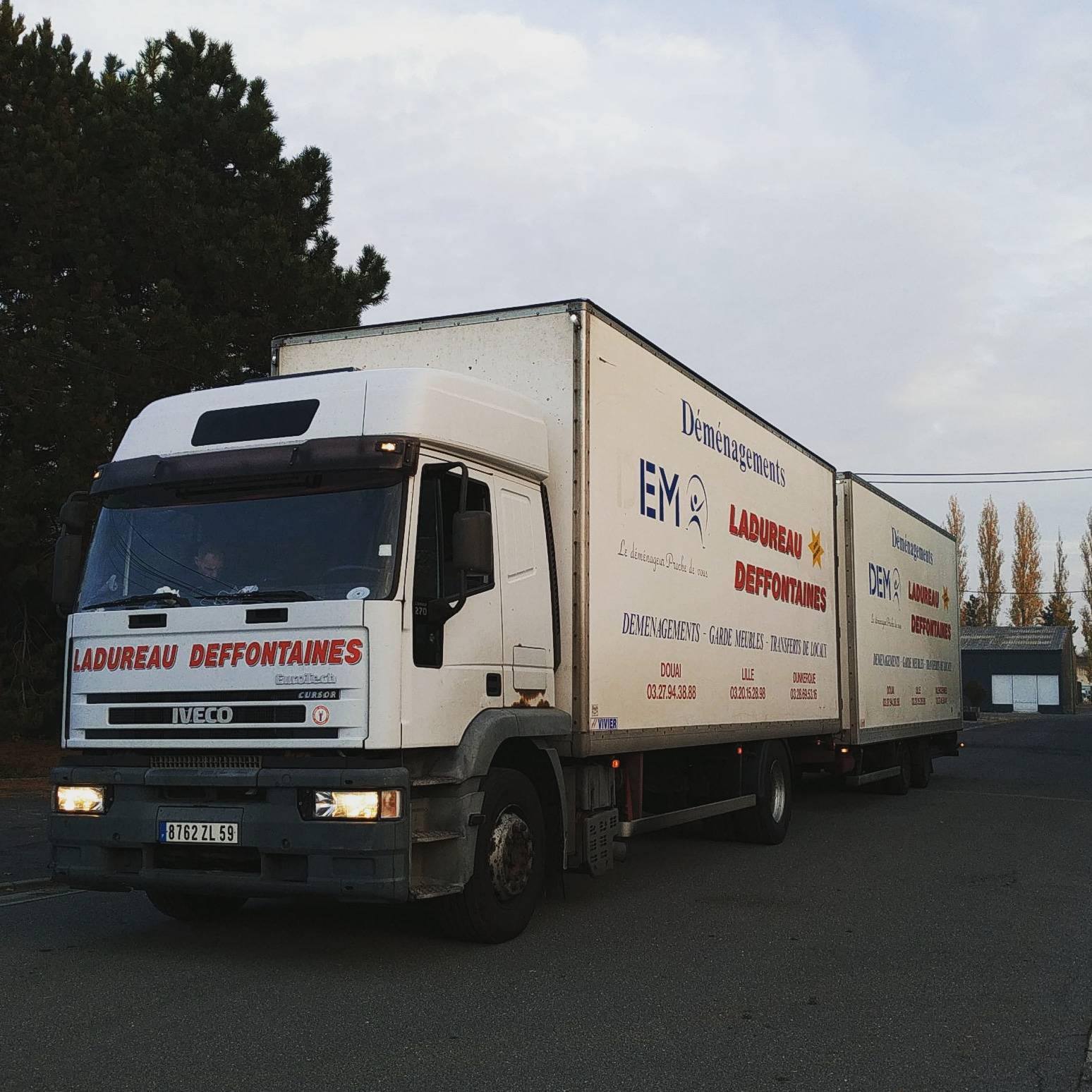Camion Déménagements Ladureau dans les Hauts-de-France