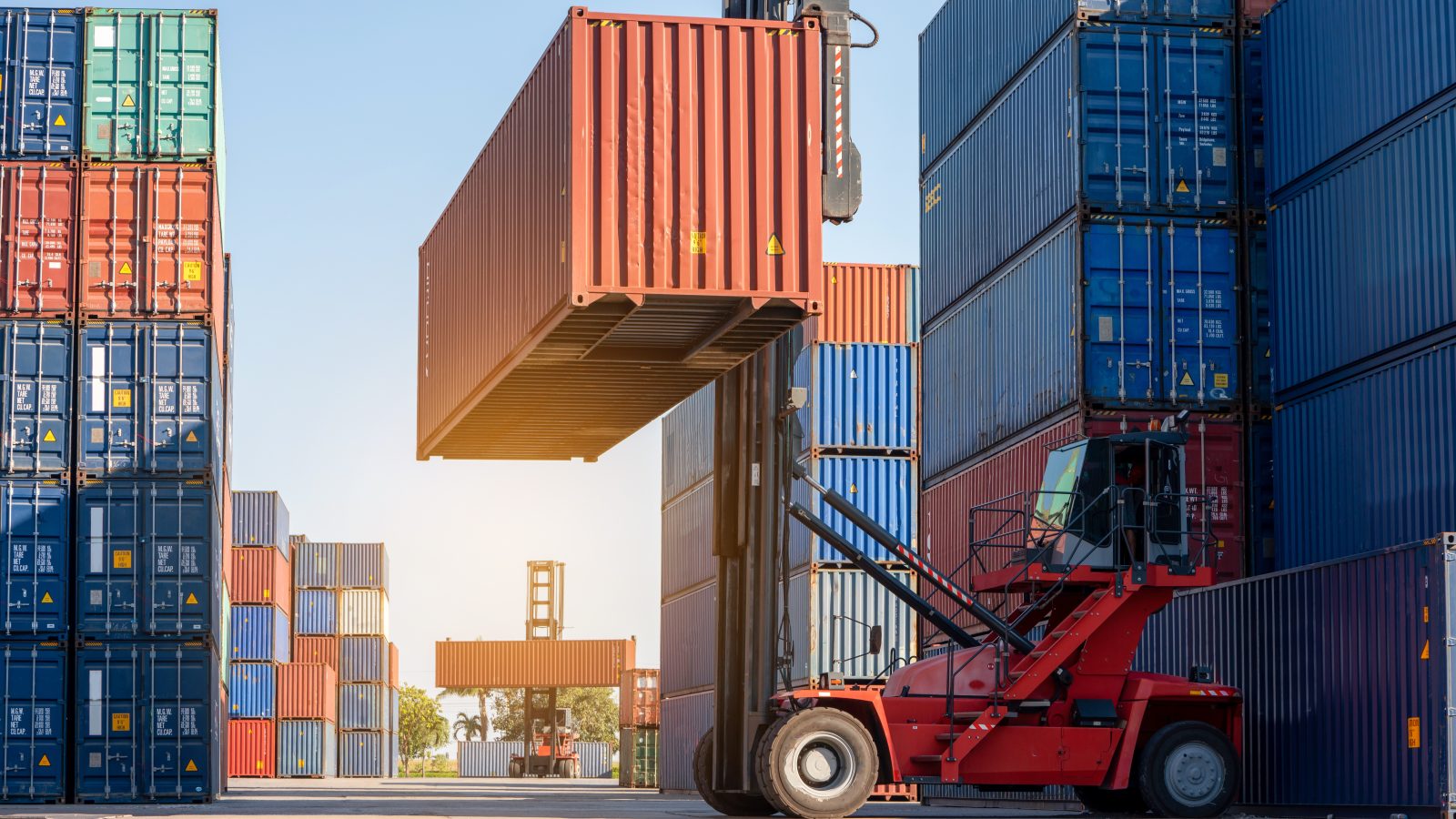 Logistique, emballage maritime et transport pour un déménagement international avec Ladureau