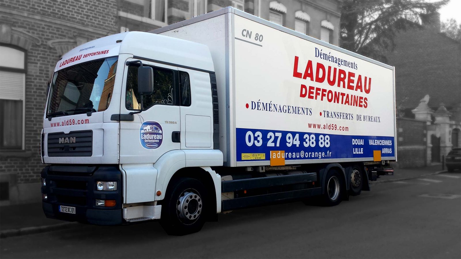 Camion Déménagements Ladureau, déménageur à Bailleul aux Monts de Flandre